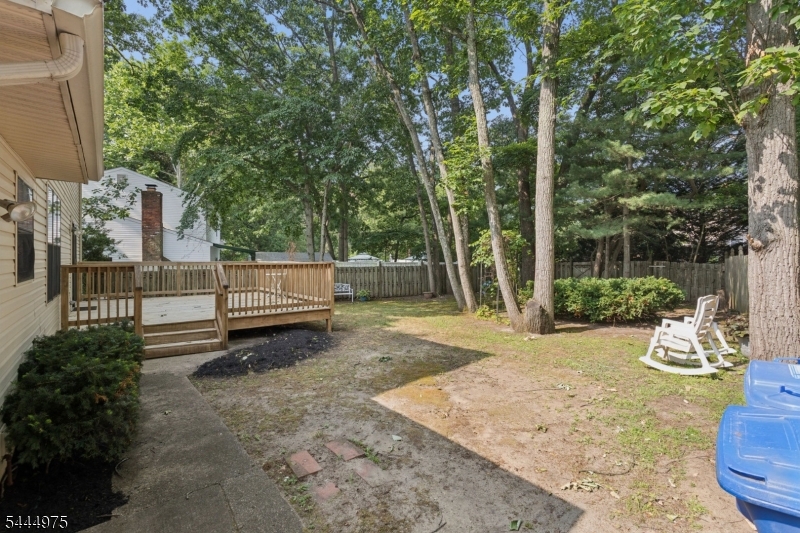 12 Shadow Oak Ct