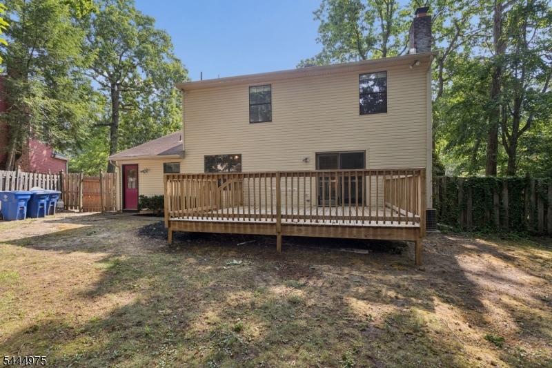 12 Shadow Oak Ct
