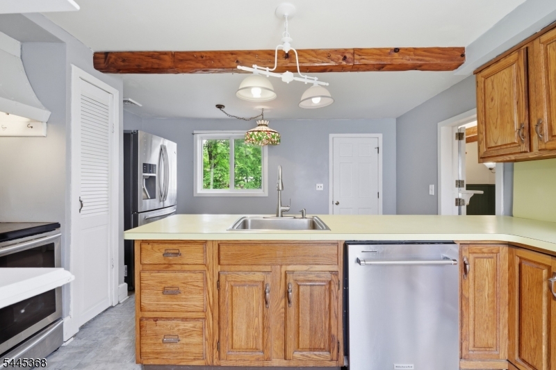116 Sand Shore Rd