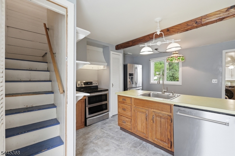 116 Sand Shore Rd