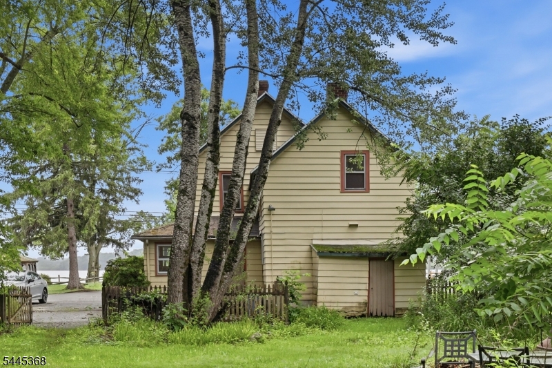 116 Sand Shore Rd