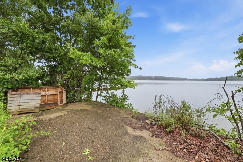 116 Sand Shore Rd