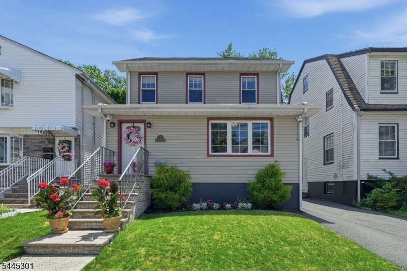 56 Essex Ave