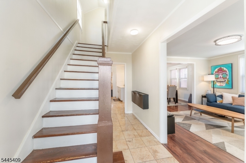 32 Arlington Blvd