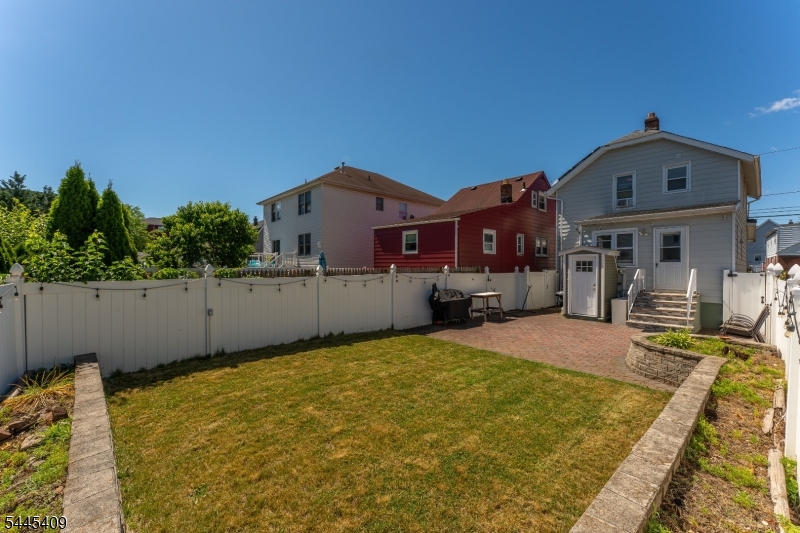 32 Arlington Blvd