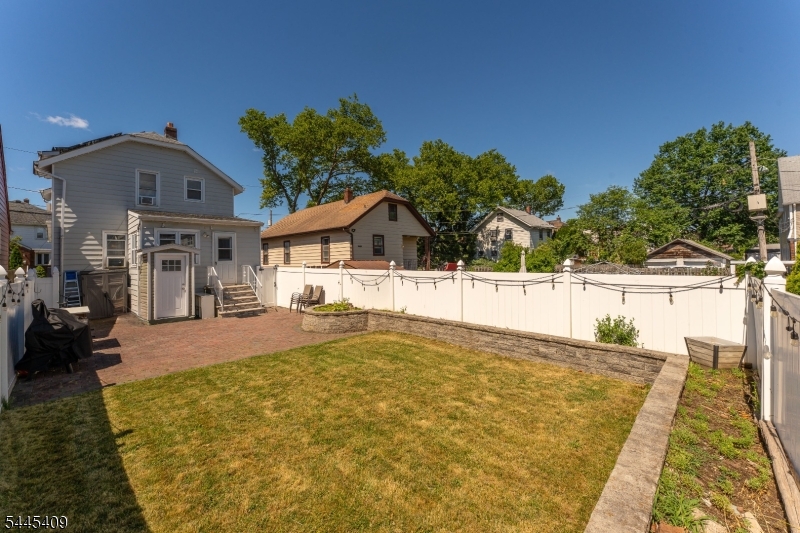 32 Arlington Blvd