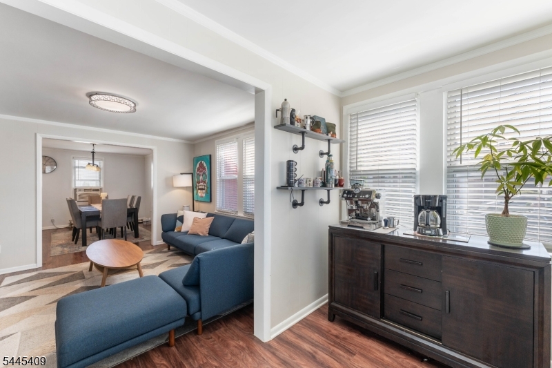 32 Arlington Blvd