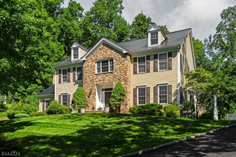 3 Connet Ln