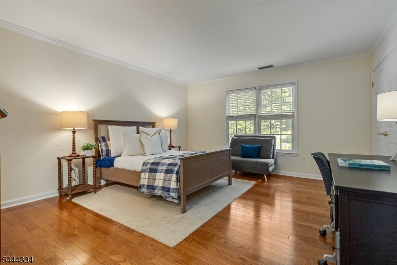 3 Connet Ln