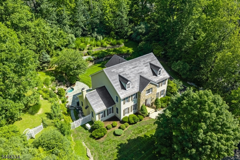 3 Connet Ln