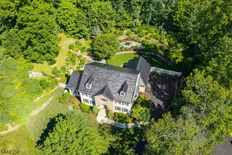3 Connet Ln