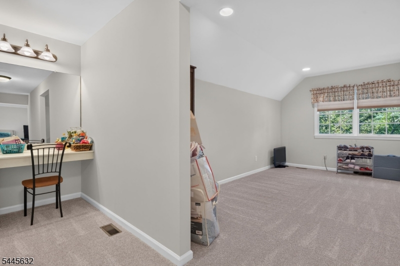 9 Meadow Run Rd