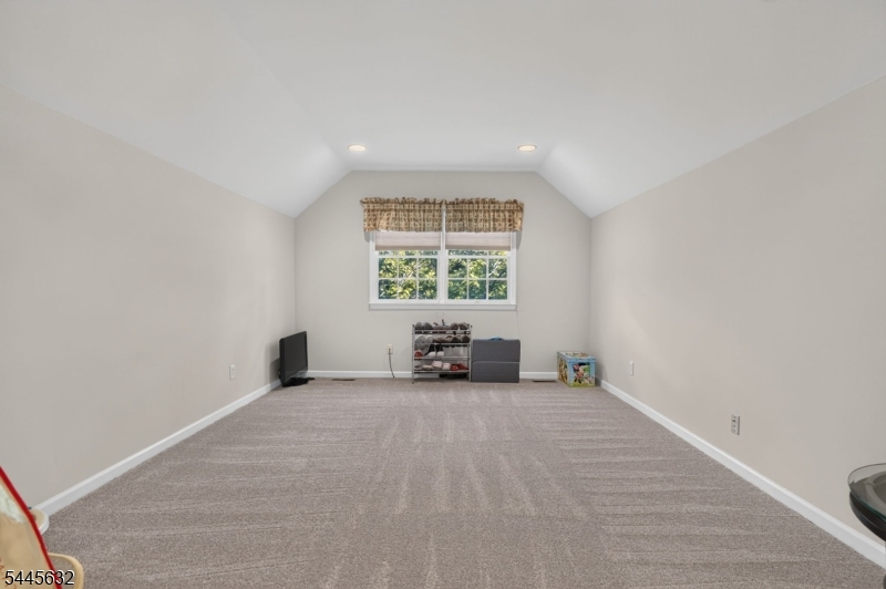 9 Meadow Run Rd