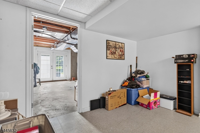 9 Meadow Run Rd
