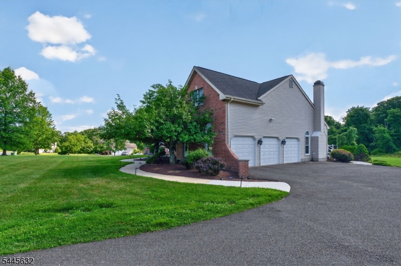 9 Meadow Run Rd
