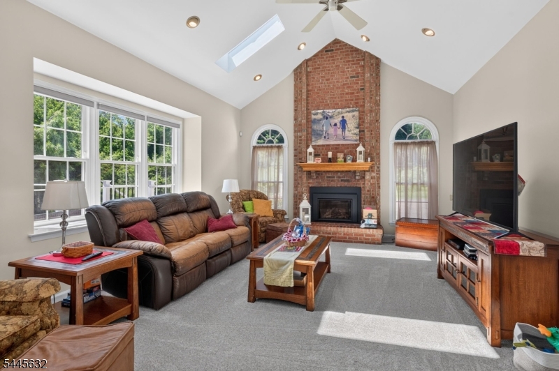 9 Meadow Run Rd
