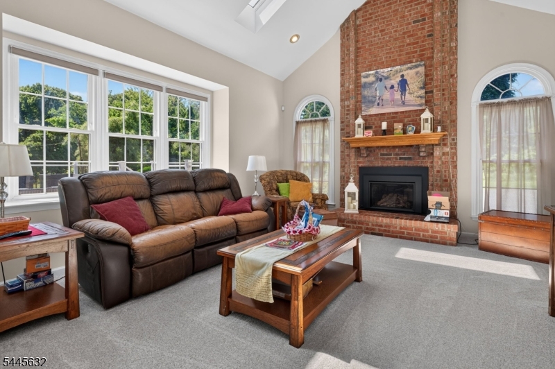 9 Meadow Run Rd