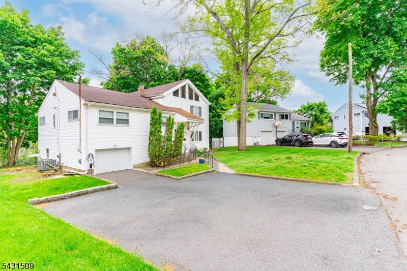 26 Cornell St