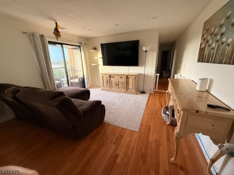 700 Schuyler Ave #G33, Kearny Town, 07032, 