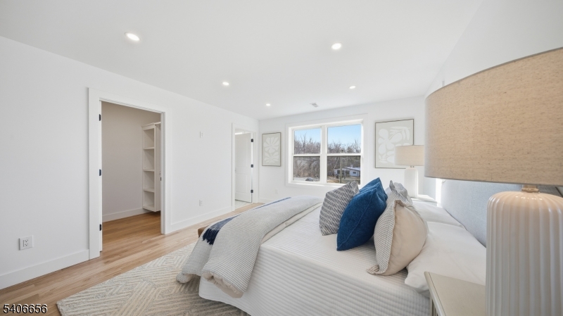 4 Hilltop Way