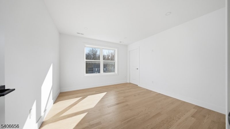 4 Hilltop Way