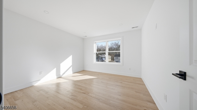 4 Hilltop Way