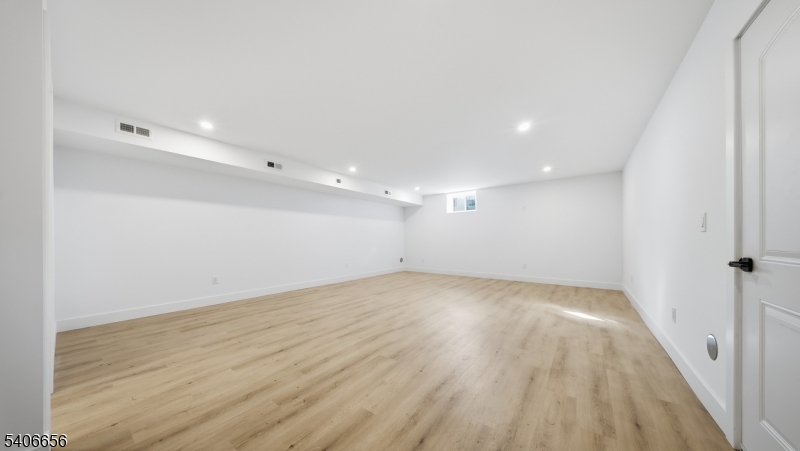 4 Hilltop Way
