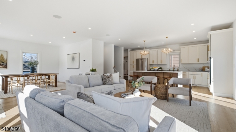 4 Hilltop Way