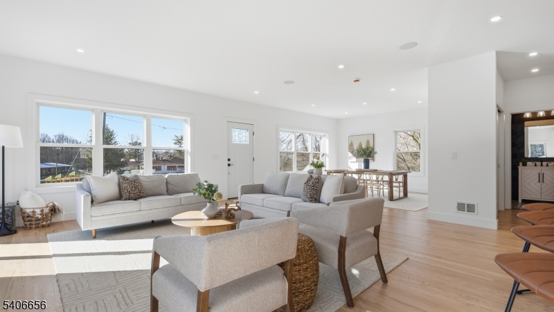 4 Hilltop Way
