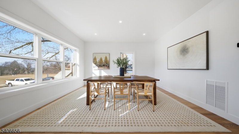 4 Hilltop Way