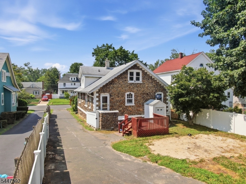 443 Dunellen Ave