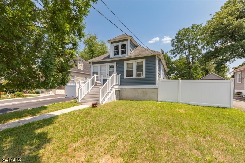1853 W 5Th St