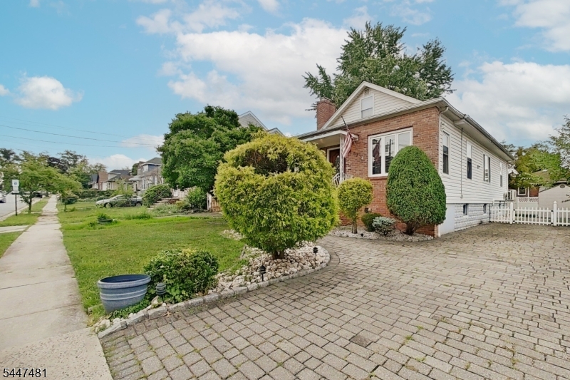 57 Furber Ave