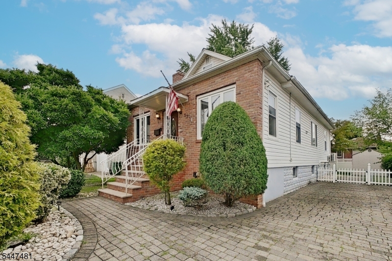 57 Furber Ave