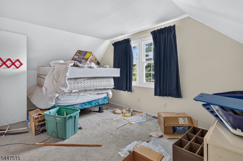 217 W Point Ave
