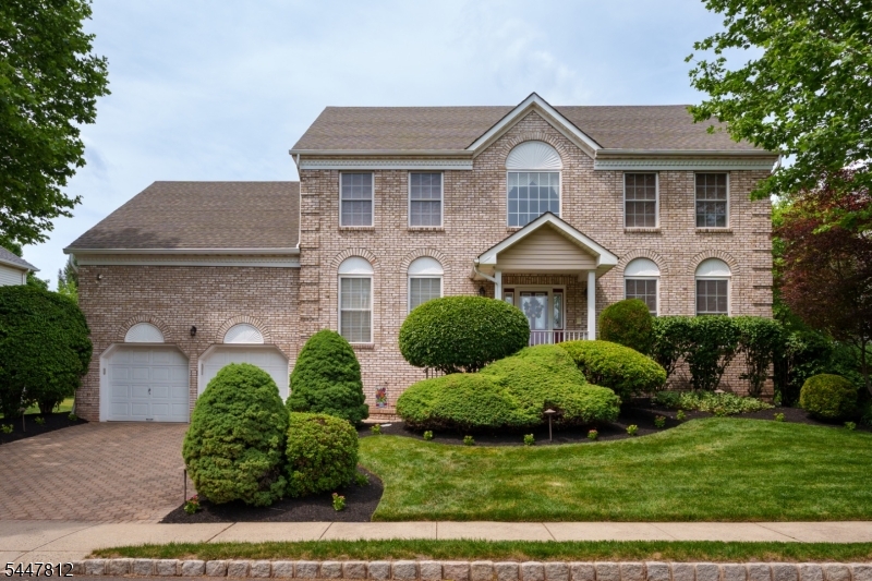 4 Muirhead Ct