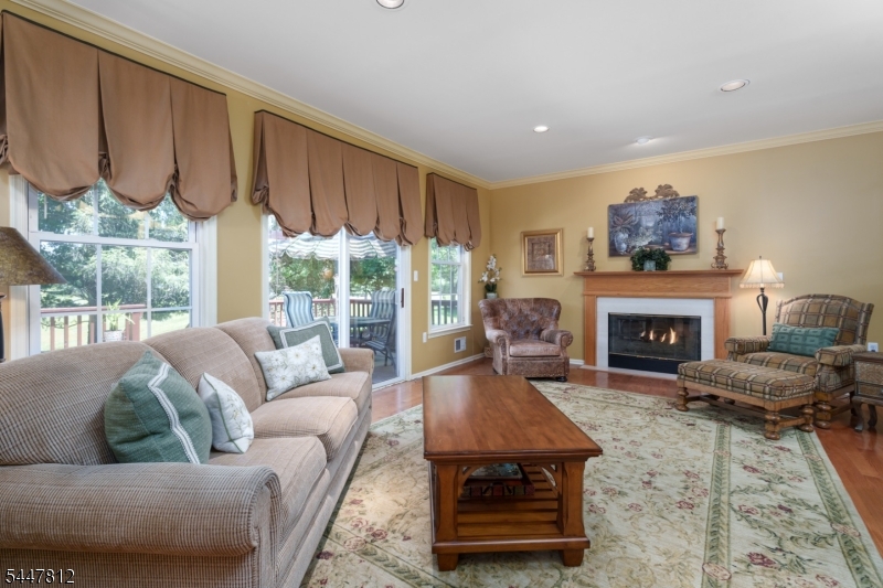4 Muirhead Ct