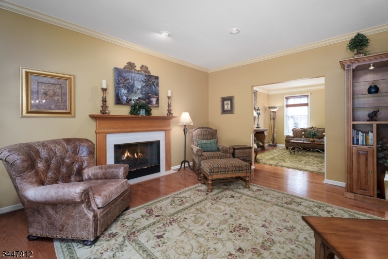 4 Muirhead Ct