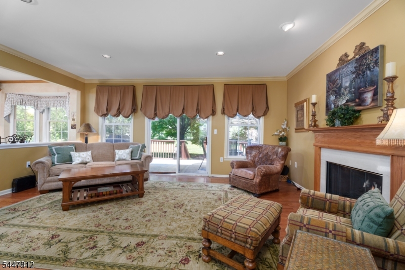 4 Muirhead Ct