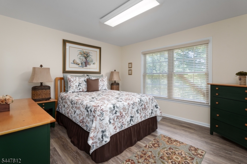 4 Muirhead Ct