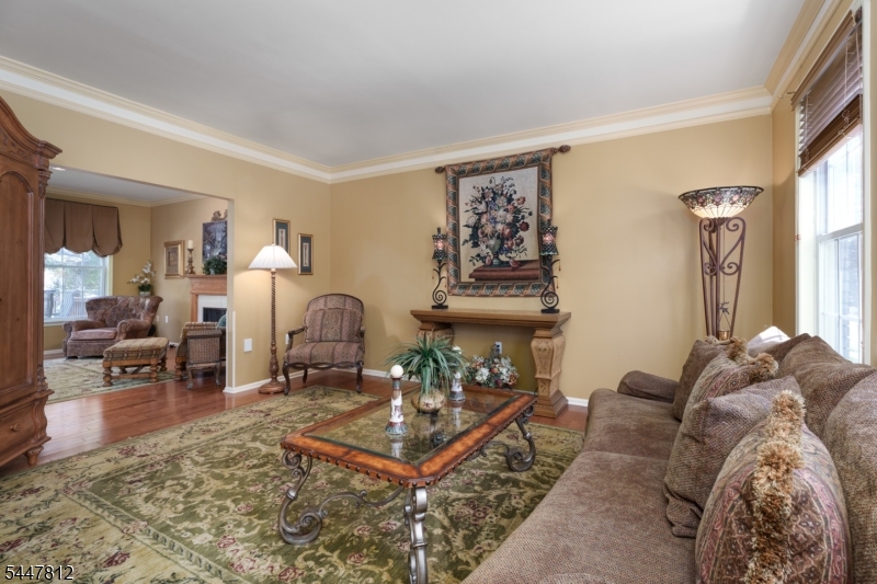 4 Muirhead Ct