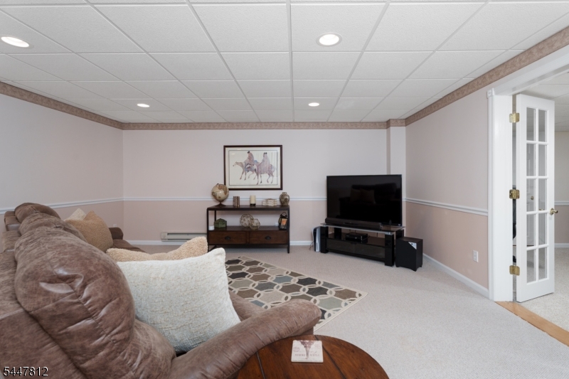 4 Muirhead Ct