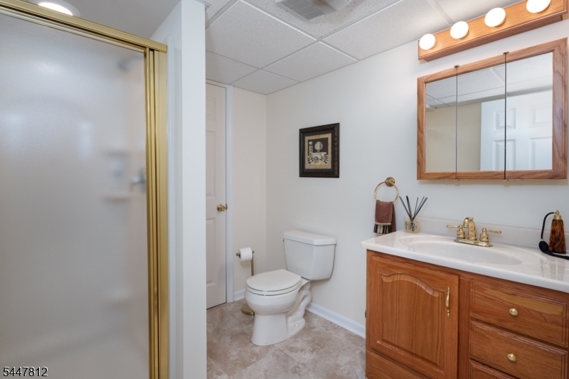 4 Muirhead Ct