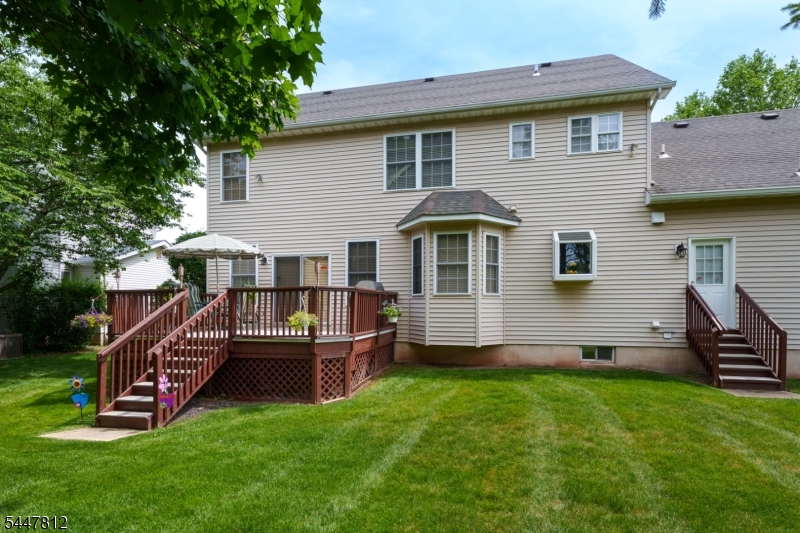 4 Muirhead Ct