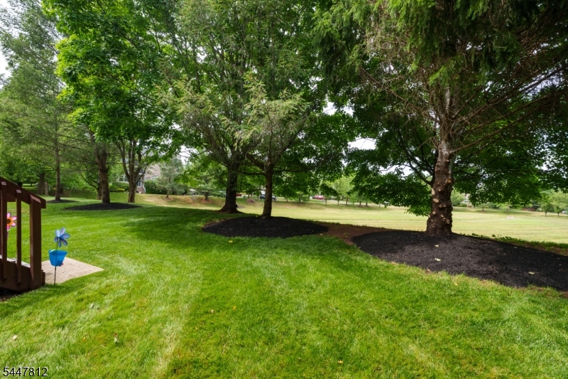 4 Muirhead Ct