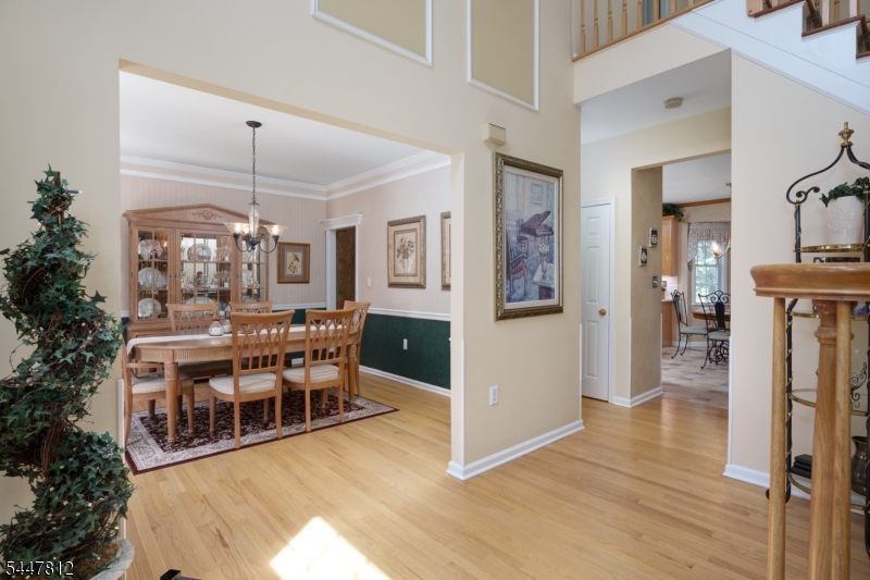 4 Muirhead Ct