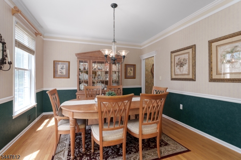 4 Muirhead Ct