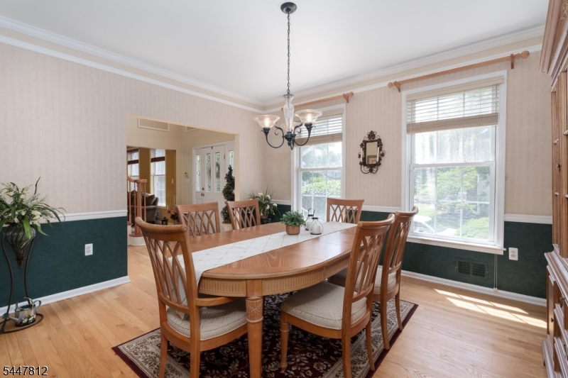 4 Muirhead Ct