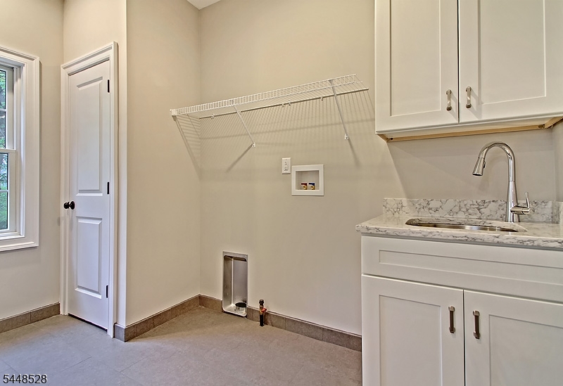 184 Hickory Tavern Rd