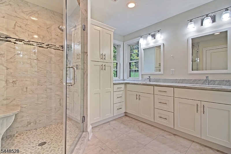 184 Hickory Tavern Rd